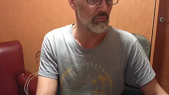 Lia Y PatrickX online show from October 25, 2025, 2:41 am