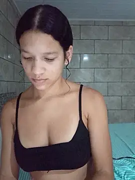 Snapshot of By_Aninha chatting on February 8, 2026, 8:18 am By Aninha online show from February 8, 2026, 8:18 am