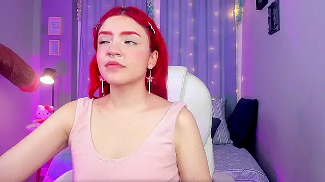 Snapshot of Tiny__Emmy chatting on December 4, 2024, 7:12 pm Tiny Emmy online show from December 4, 2024, 7:12 pm