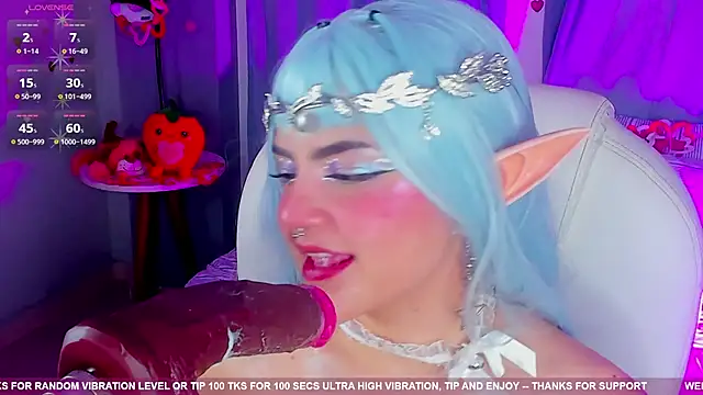 Snapshot of Tiny__Emmy chatting on February 17, 2025, 1:47 am Tiny Emmy online show from February 17, 2025, 1:47 am