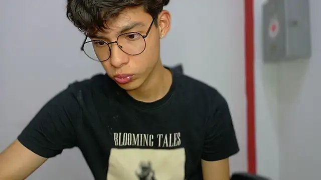 Snapshot of Jacotnk chatting on March 19, 2025, 4:25 am Jacotnk online show from March 19, 2025, 4:25 am