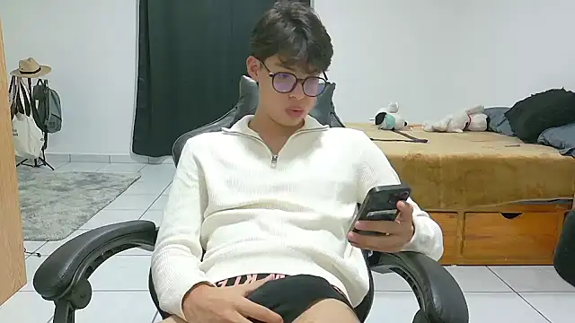 Snapshot of Jacotnk chatting on October 5, 2025, 1:04 am Jacotnk online show from October 5, 2025, 1:04 am