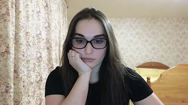 Snapshot of me_lissa_sun13 chatting on February 11, 2025, 6:33 pm me lissa sun13 online show from February 11, 2025, 6:33 pm