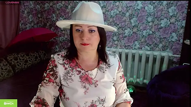 Julia-ru online show from May 27, 2026, 8:28 pm