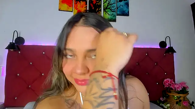 Snapshot of Abril_Gomez06 chatting on December 3, 2025, 8:12 am Abril Gomez06 online show from December 3, 2025, 8:12 am