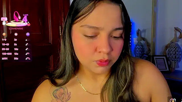 Snapshot of Abril_Gomez06 chatting on December 4, 2025, 7:55 pm Abril Gomez06 online show from December 4, 2025, 7:55 pm