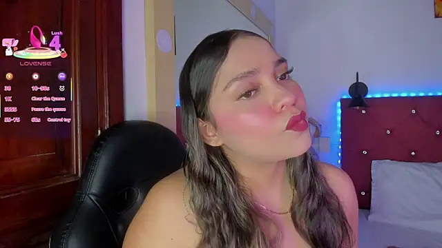 Snapshot of Abril_Gomez06 chatting on December 13, 2025, 8:14 pm Abril Gomez06 online show from December 13, 2025, 8:14 pm