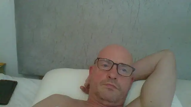 Snapshot of mrtickle0025 chatting on February 1, 2026, 8:24 am mrtickle0025 online show from February 1, 2026, 8:24 am