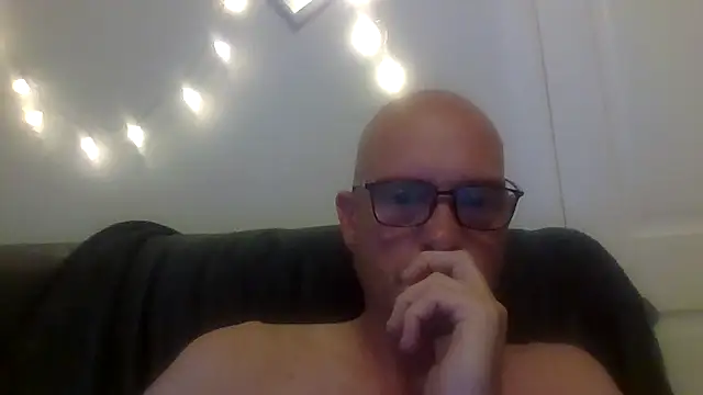 Snapshot of mrtickle0025 chatting on May 29, 2026, 5:27 am mrtickle0025 online show from May 29, 2026, 5:27 am