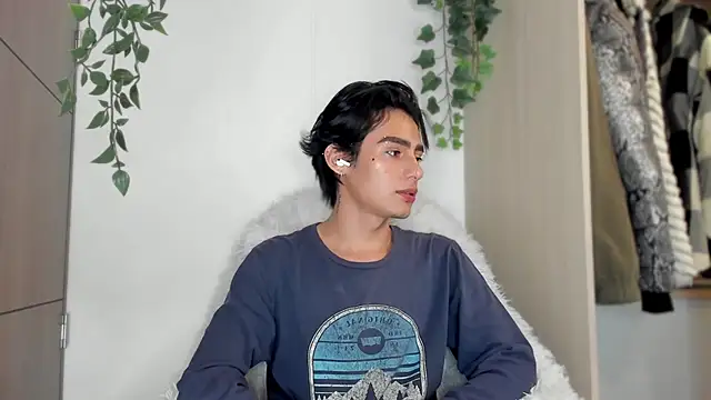 sebas rose online show from March 8, 2025, 5:17 am