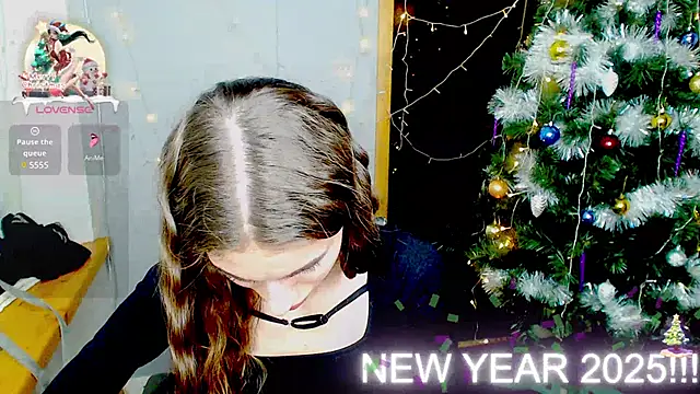 EmmyGreans online show from December 30, 2024, 3:46 pm