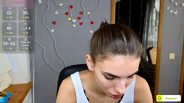 EmmyGreans online show from October 4, 2025, 5:38 am