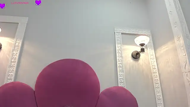 Snapshot of Emasanders chatting on December 11, 2024, 7:57 pm Emasanders online show from December 11, 2024, 7:57 pm