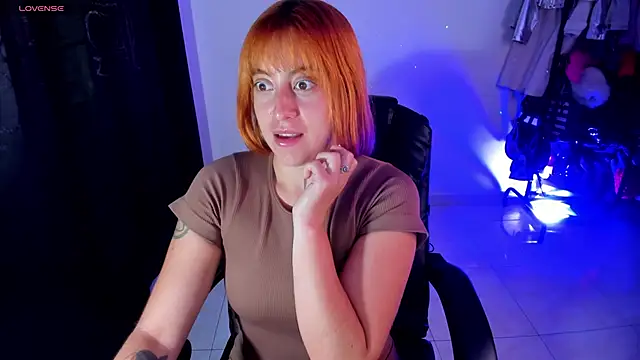 Snapshot of Violetaarey chatting on June 30, 2026, 9:38 pm Violetaarey online show from June 30, 2026, 9:38 pm