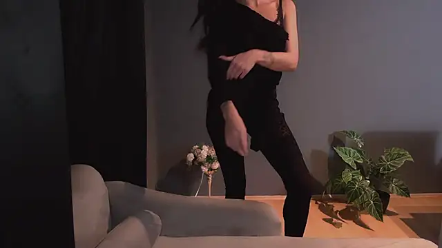 Saintrebella online show from October 30, 2025, 11:33 am