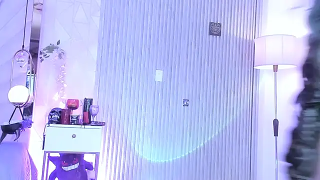 zephirahabney online show from October 19, 2025, 2:50 pm