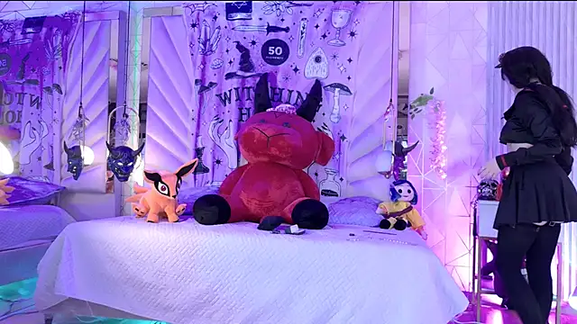 zephirahabney online show from November 14, 2025, 3:44 pm