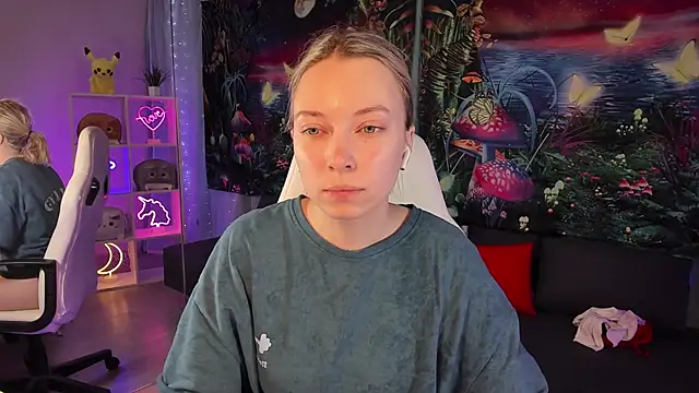 TiffanyBatson online show from December 4, 2024, 4:54 am