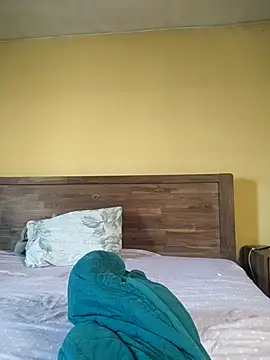 AntoniaHottie online show from April 15, 2026, 7:26 am