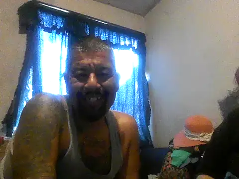 Snapshot of ElMasChingonMX chatting on October 13, 2025, 5:24 pm ElMasChingonMX online show from October 13, 2025, 5:24 pm
