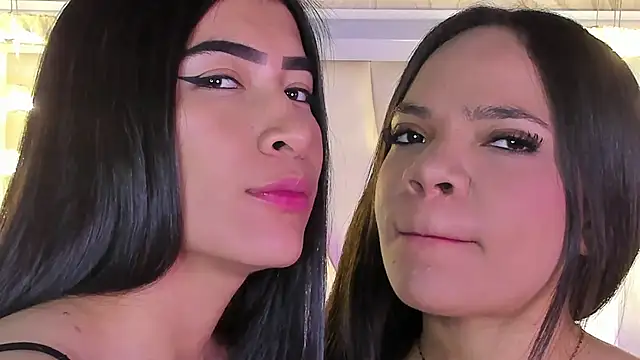siara and zoe online show from July 21, 2026, 11:18 pm