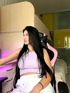 Julietta a online show from September 30, 2025, 7:24 am