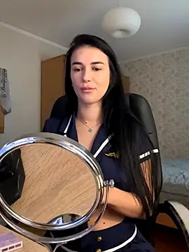 Julietta a online show from October 21, 2025, 7:31 am