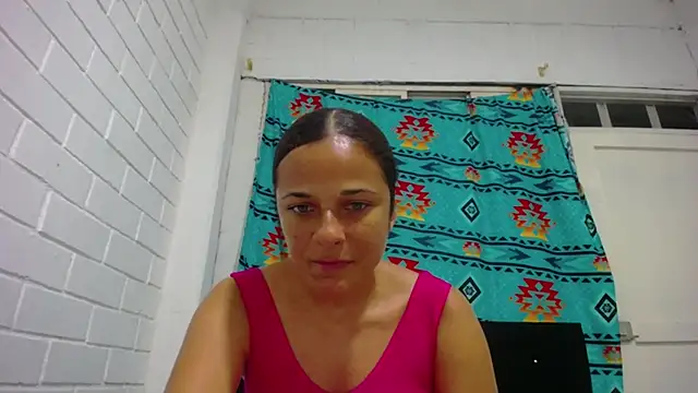 Snapshot of GiveLove1 chatting on February 21, 2025, 2:50 am GiveLove1 online show from February 21, 2025, 2:50 am