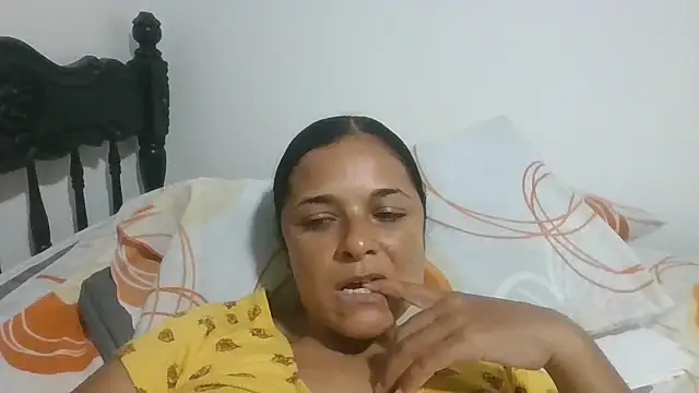 Snapshot of GiveLove1 chatting on October 31, 2025, 4:30 pm GiveLove1 online show from October 31, 2025, 4:30 pm