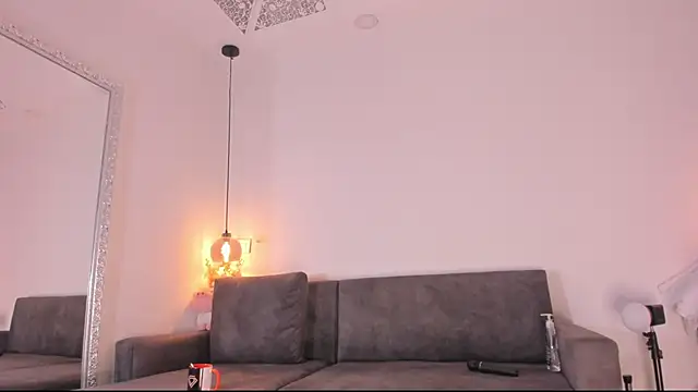 Isabella francoo online show from October 22, 2025, 12:16 pm