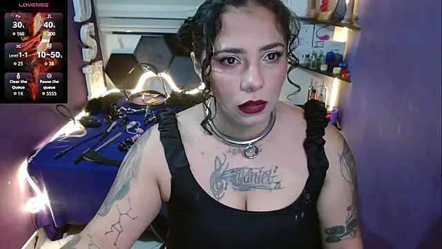 Alexa Slavehot777 online show from February 18, 2026, 10:50 pm