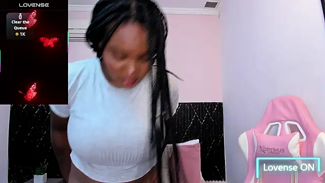 Snapshot of chanel_brunette chatting on September 18, 2025, 5:59 pm chanel brunette online show from September 18, 2025, 5:59 pm