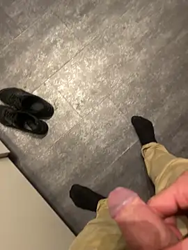 Edosxxl online show from September 10, 2025, 10:32 pm