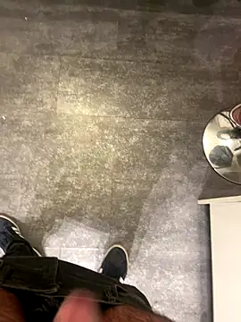 Edosxxl online show from October 8, 2025, 9:34 pm