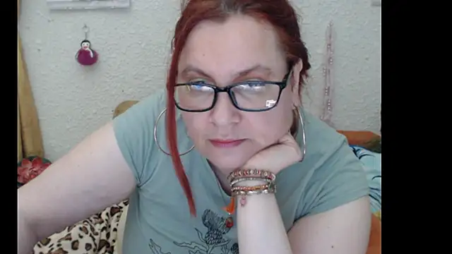 Snapshot of PlayfullMature chatting on October 22, 2025, 11:32 am PlayfullMature online show from October 22, 2025, 11:32 am