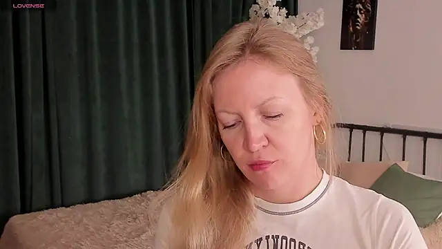 sugamomy online show from October 14, 2025, 12:11 am