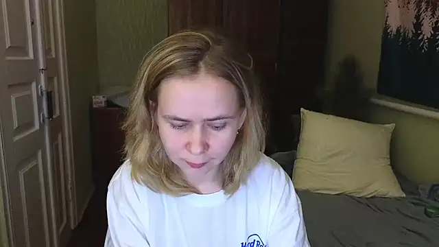 Riley Roo online show from December 31, 2024, 3:31 pm