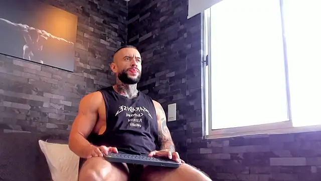 BruceDallas online show from September 25, 2025, 2:10 pm