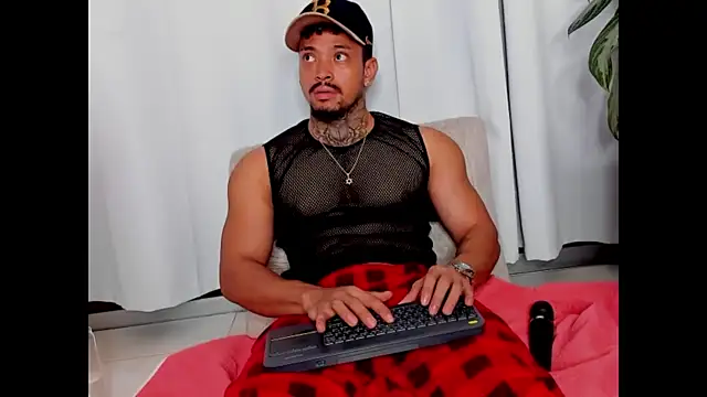Snapshot of Stiven_collins chatting on August 1, 2026, 4:01 am Stiven collins online show from August 1, 2026, 4:01 am