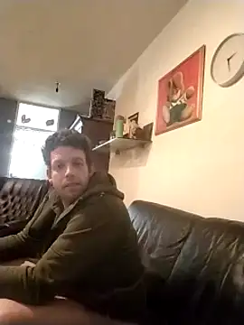 Knuffelstaaf123 online show from March 19, 2025, 1:29 pm