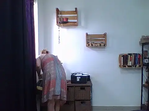 charlott ponce online show from December 15, 2025, 6:34 pm