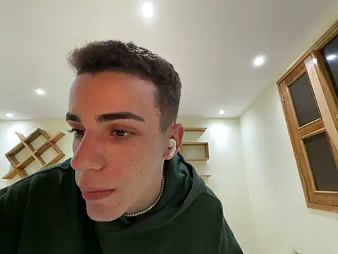 Snapshot of Cristian_Delgado chatting on December 15, 2024, 7:46 am Cristian Delgado online show from December 15, 2024, 7:46 am