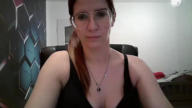 Snapshot of KayaRose chatting on September 29, 2025, 4:12 pm KayaRose online show from September 29, 2025, 4:12 pm
