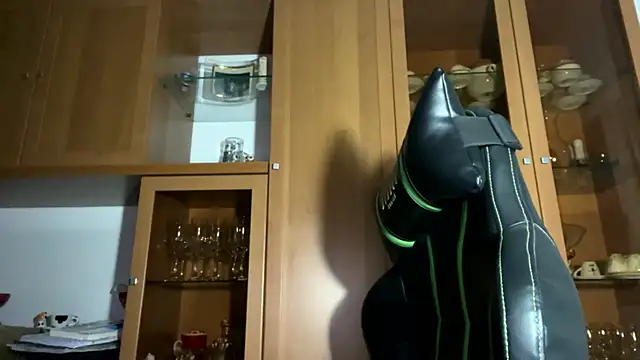 Hank 04 online show from December 15, 2024, 12:07 am