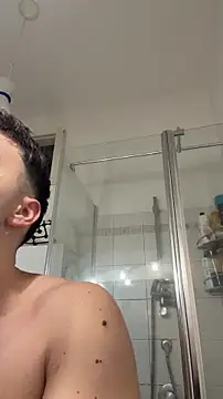 Hank 04 online show from December 5, 2025, 7:54 pm