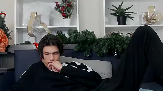 CalvinCay online show from December 31, 2024, 5:22 am