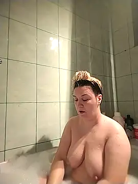 Snapshot of MikySWeet7 chatting on October 24, 2025, 8:05 pm MikySWeet7 online show from October 24, 2025, 8:05 pm