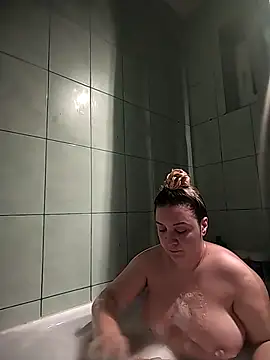 Snapshot of MikySWeet7 chatting on November 15, 2025, 9:43 pm MikySWeet7 online show from November 15, 2025, 9:43 pm