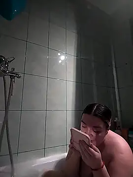 Snapshot of MikySWeet7 chatting on November 24, 2025, 11:04 pm MikySWeet7 online show from November 24, 2025, 11:04 pm