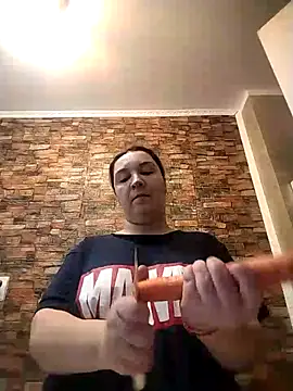 Snapshot of MikySWeet7 chatting on December 2, 2025, 9:47 am MikySWeet7 online show from December 2, 2025, 9:47 am